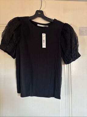 Alice + Olivia Black Puff-Sleeve Lace Tee
